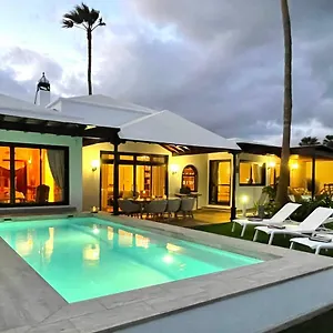 Vista Del Mar - Oceanfront Luxury With Private Pool , Costa Teguise Spain