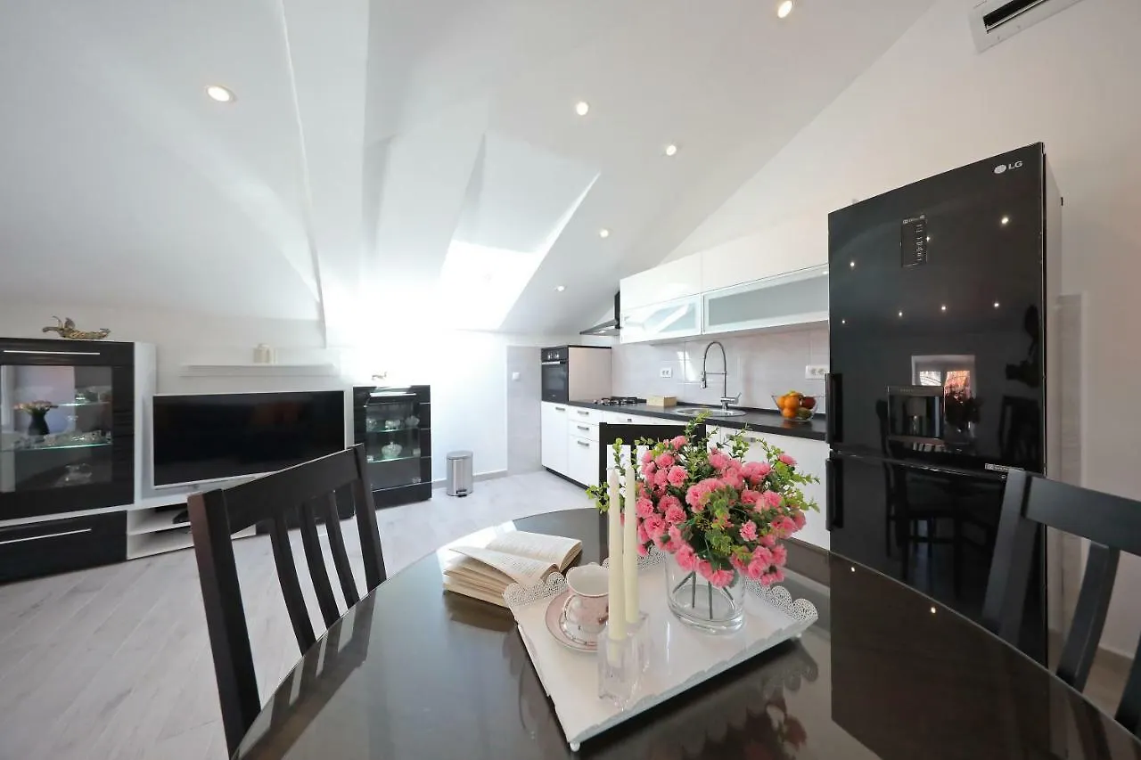Zara Three Wells Apartment