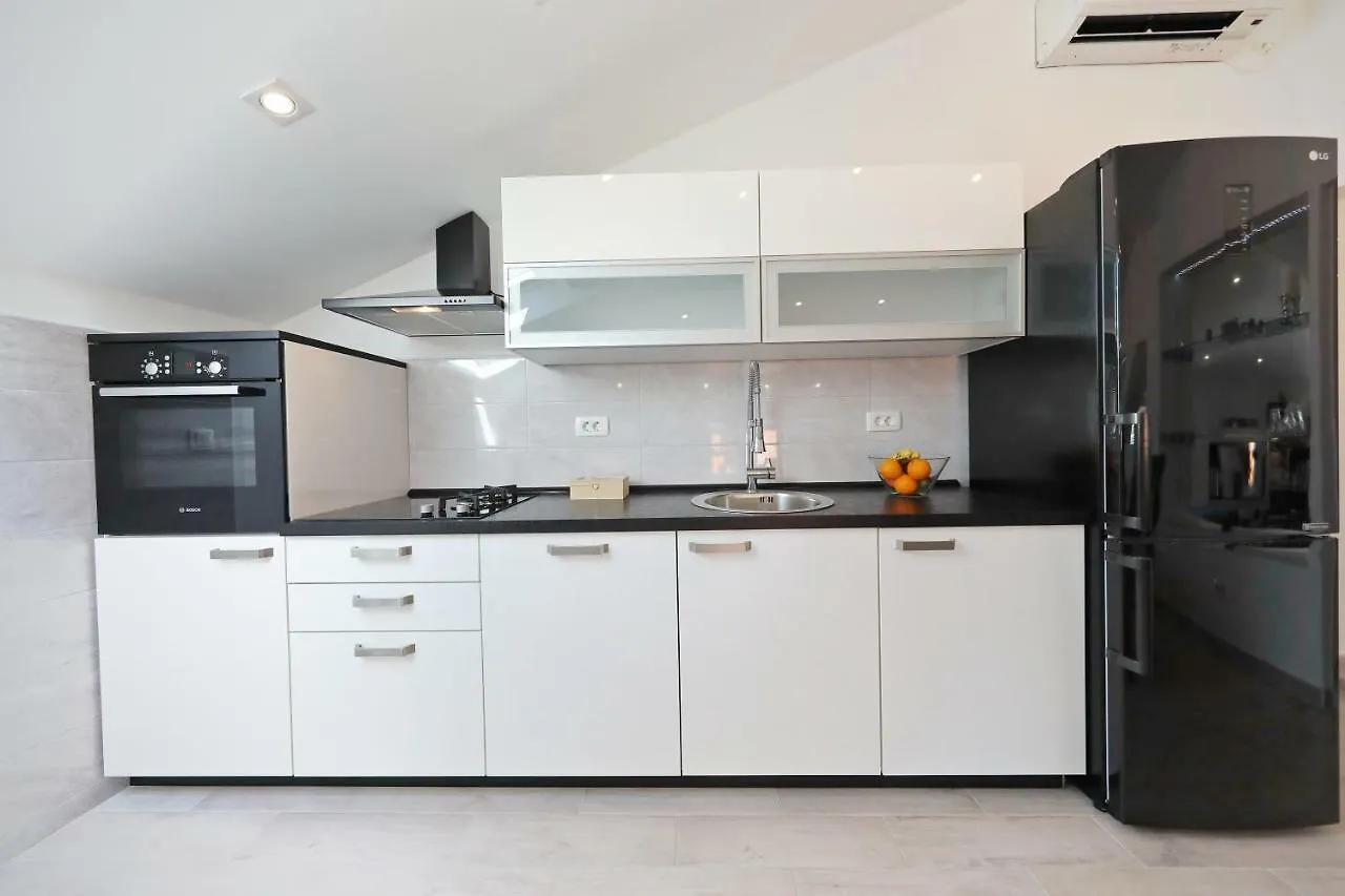 Zara Three Wells Apartment 0*, Zadar