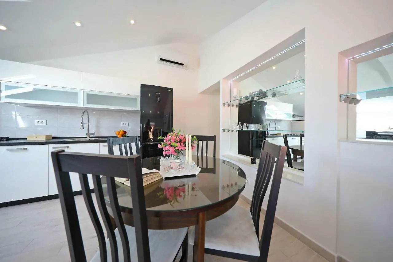 Zara Three Wells Apartment