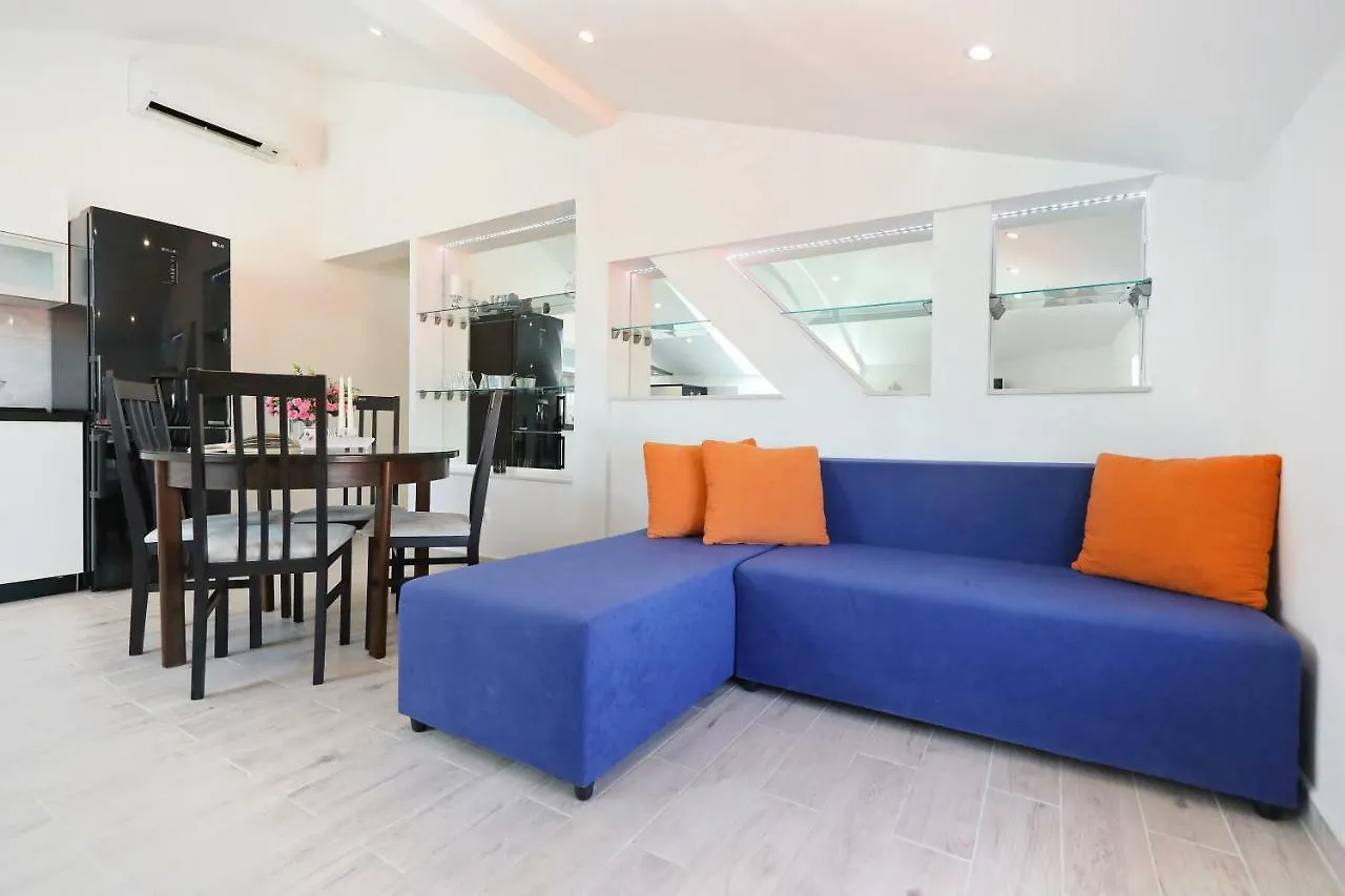 Zara Three Wells Apartment